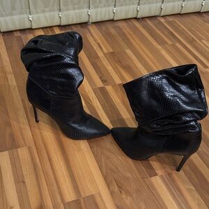 SCHUTZ Black Textured Heeled Boots